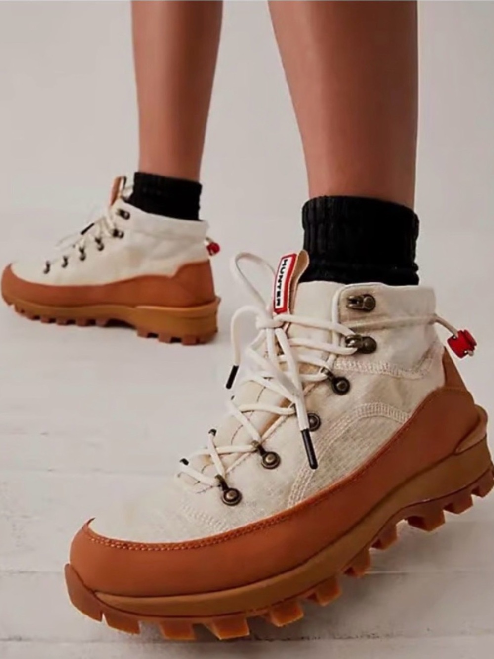 Hunter Cream and Tan Lace-Up Lug-Sole Women's Boots
